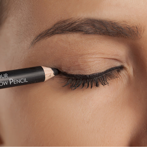 How to put on deals eyeliner pencil